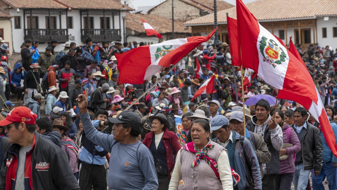 Aumenta número de víctimas mortales por protestas en Perú