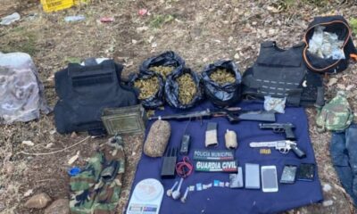 Desmantelan campamento clandestino con armas y equipo táctico