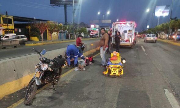 Dos motociclistas sufren accidente en Morelia, uno falleció2