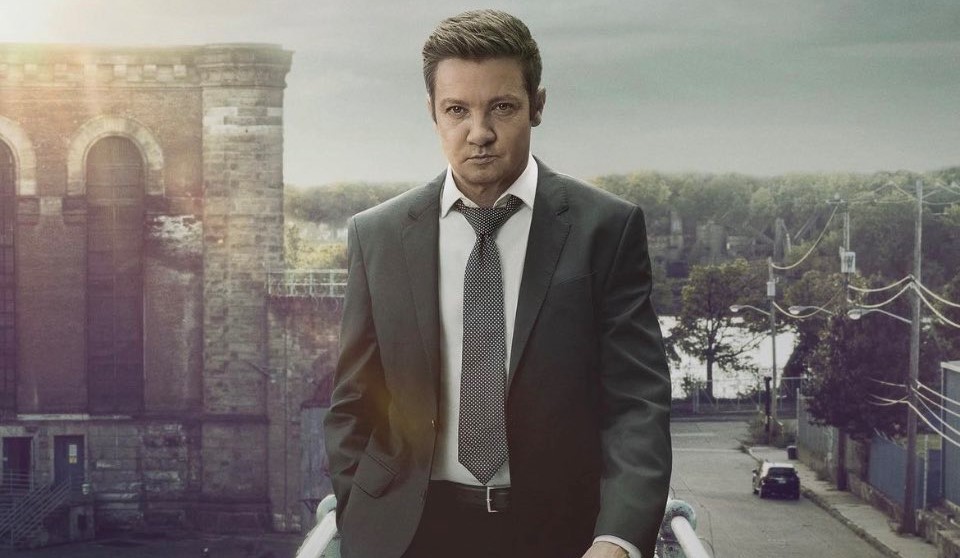 Borran heridas de Jeremy Renner en publicidad de serie