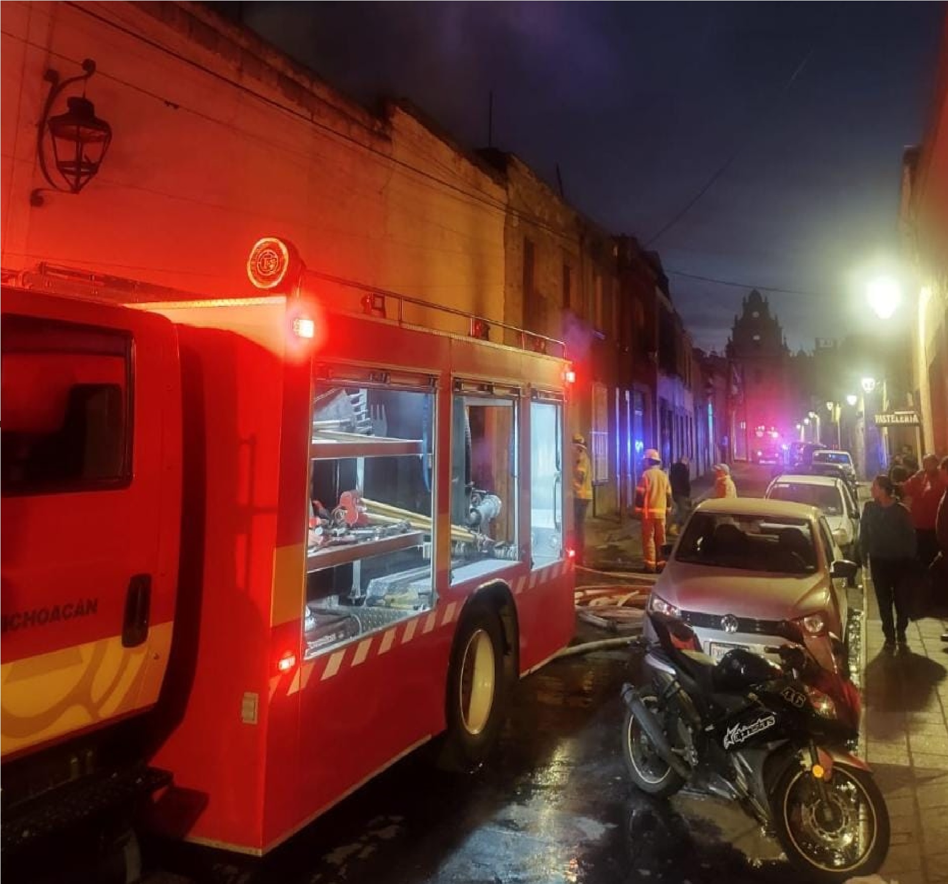 Se incendia casa abandonada en el centro de Morelia