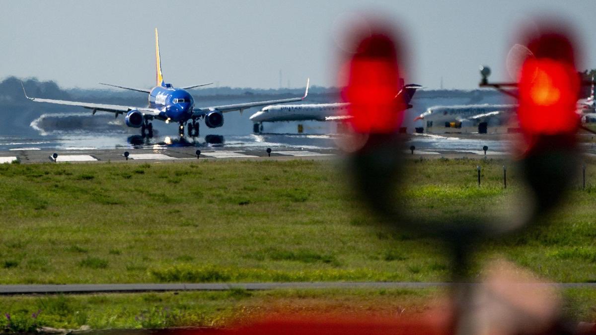 Suspende EU vuelos por falla en sistema de notificación a pilotos