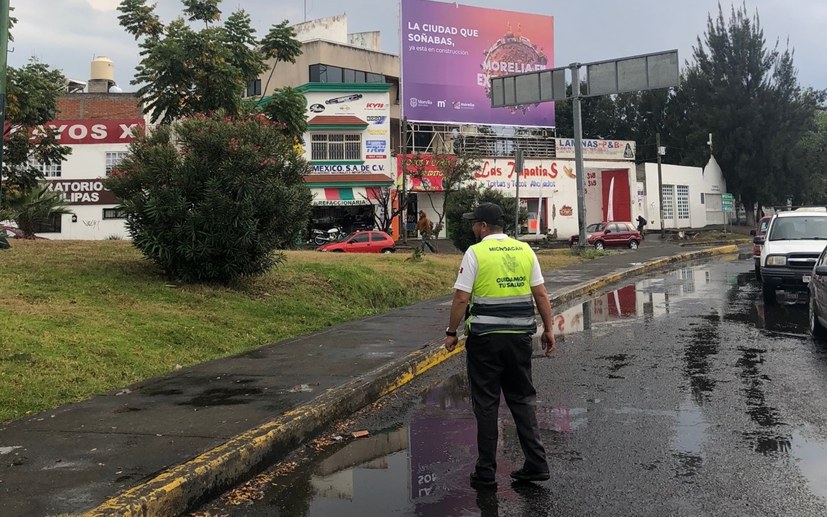 Encharcamientos en Morelia a consecuencia de la lluvia de esta tarde