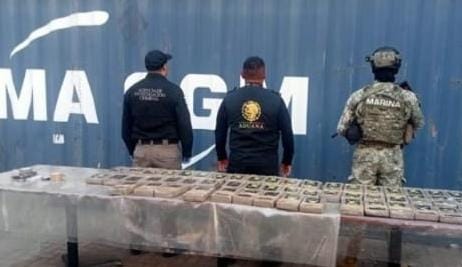 Marinos aseguran cargamento de cocaína en Lázaro Cárdenas
