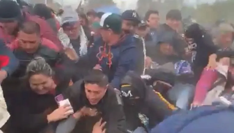 Estampida humana por boletos de beisbol en Sinaloa