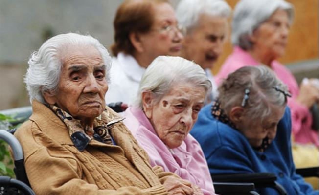 Congreso amplía catálogo de violencias contra adultos mayores