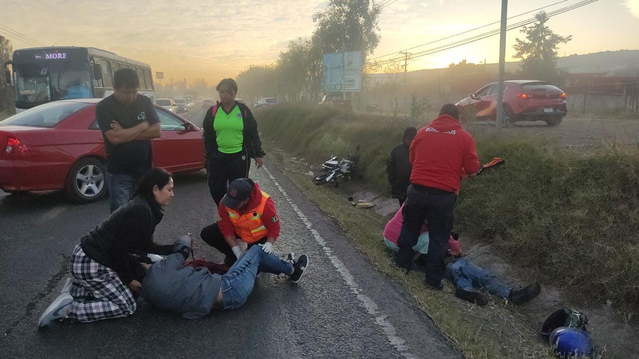 Accidente en la carretera Morelia-Álvaro Obregón deja 2 heridos