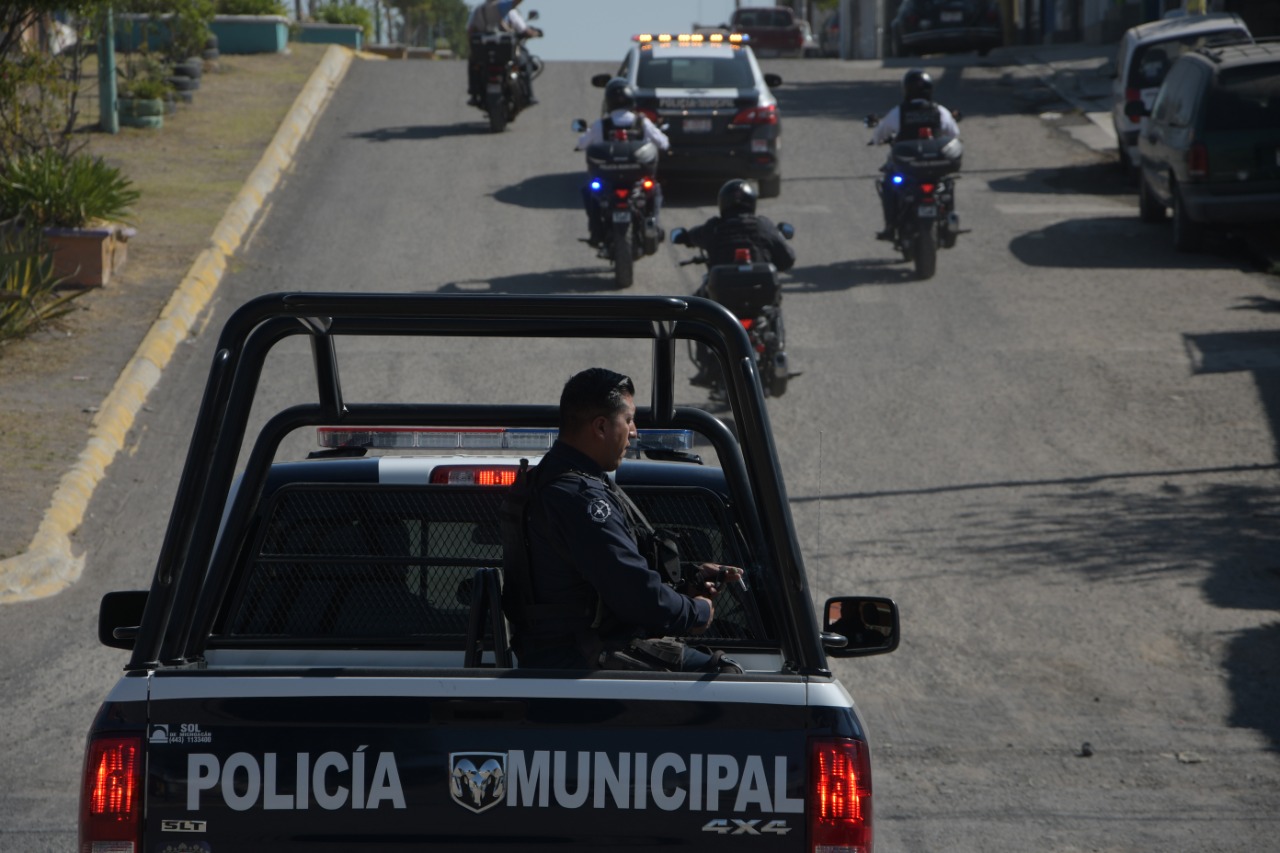 Acusa Poncho a Bedolla de contratar a policías de Morelia despedidos por abusos