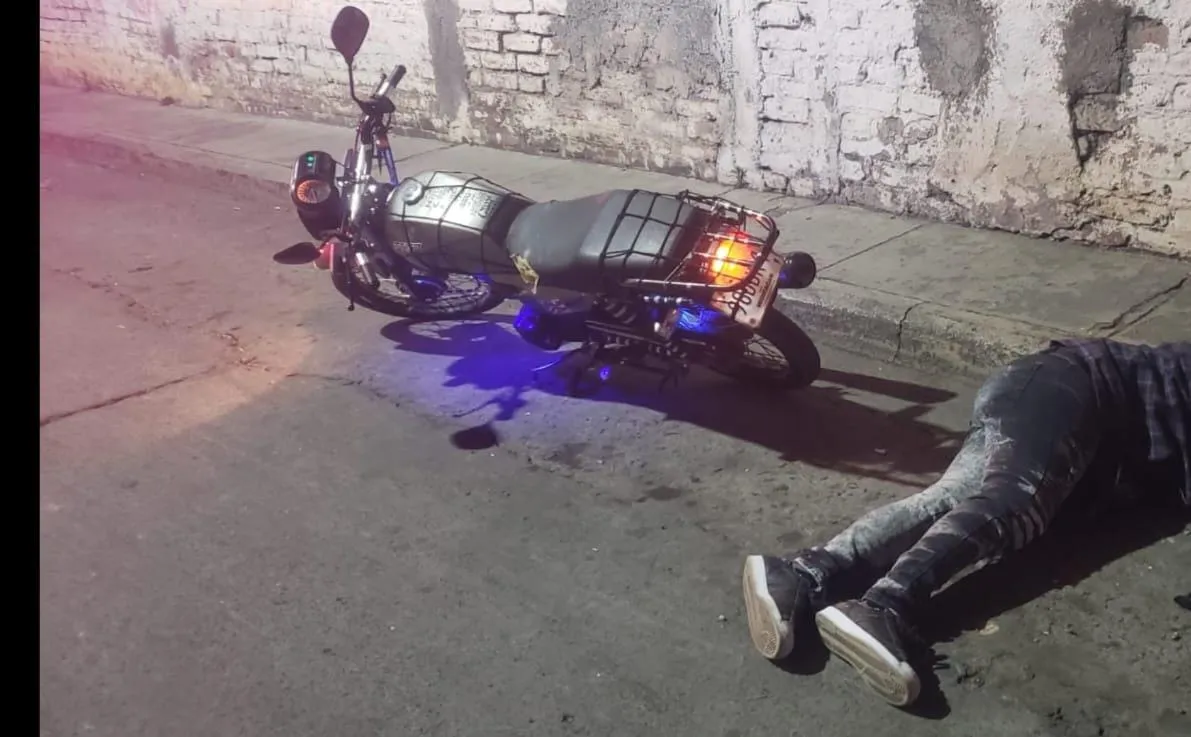 Asesinan a motociclista en centro de Jacona