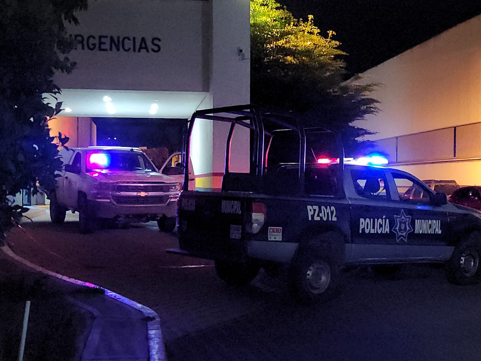 Atacan a balazos a joven en Zamora