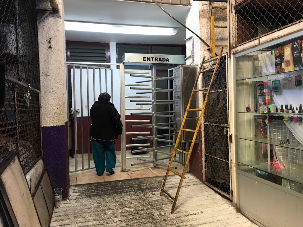 Baños en mercados de Morelia, son usados como picaderos de droga