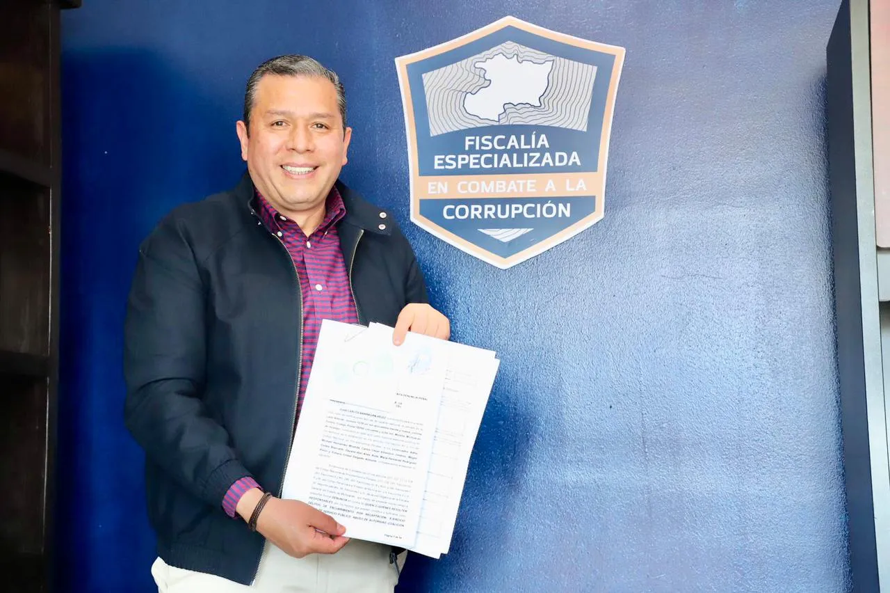 Barragán denuncia penalmente a Cussi por caso de policías golpeadores