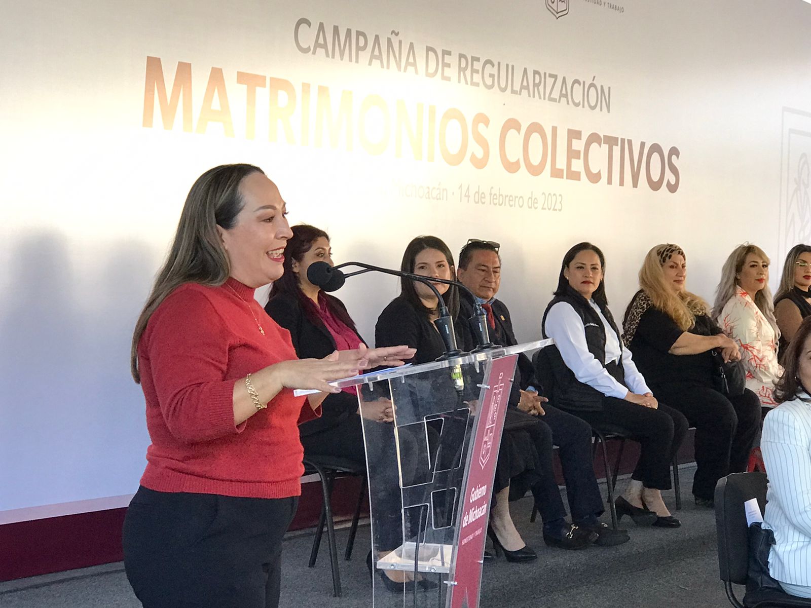 Casarse requiere agallas afirma esposa del gobernador Bedolla