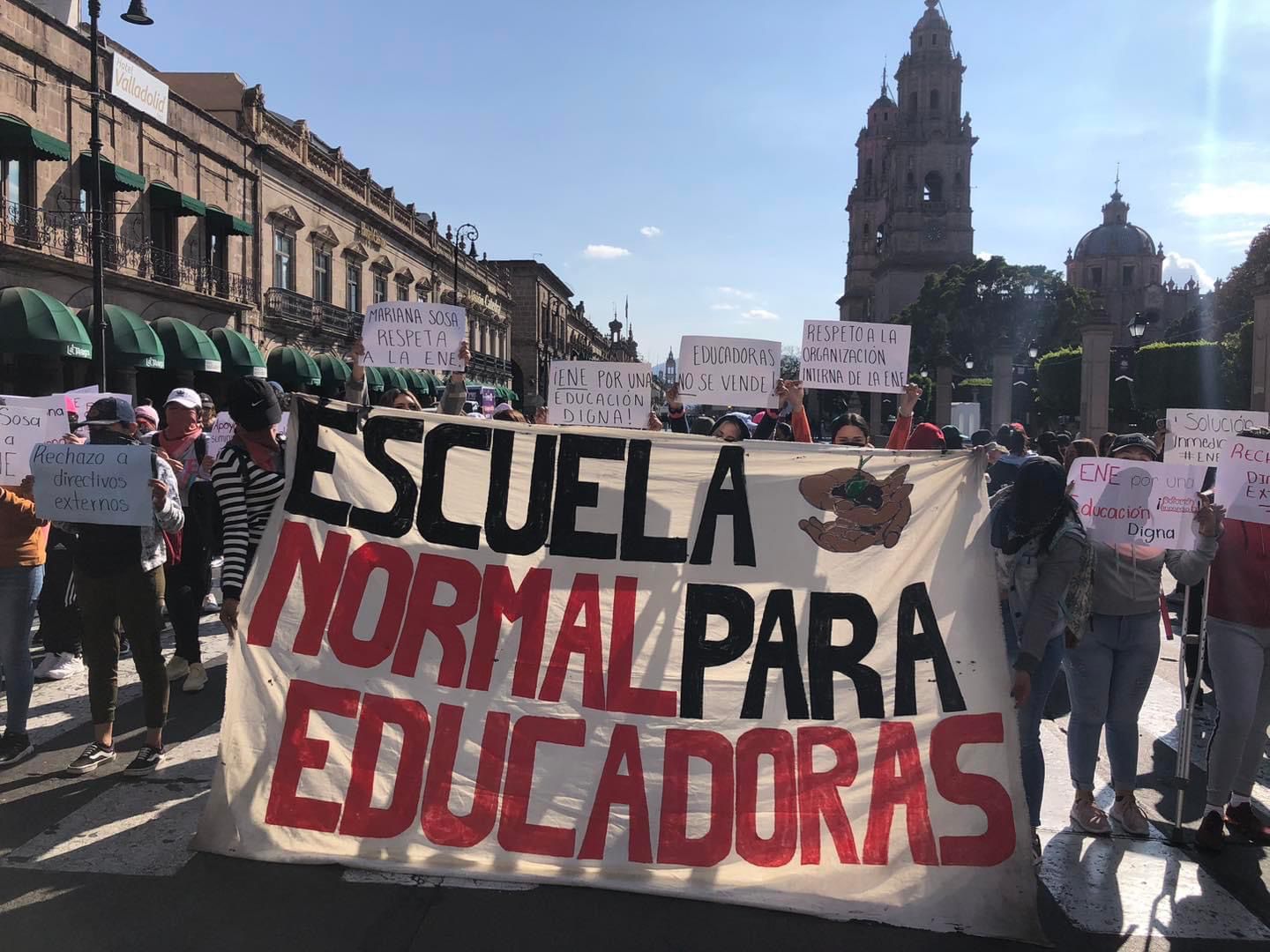 Conflicto en Normal de Educadoras seguirá hasta cambiar directora, advierten