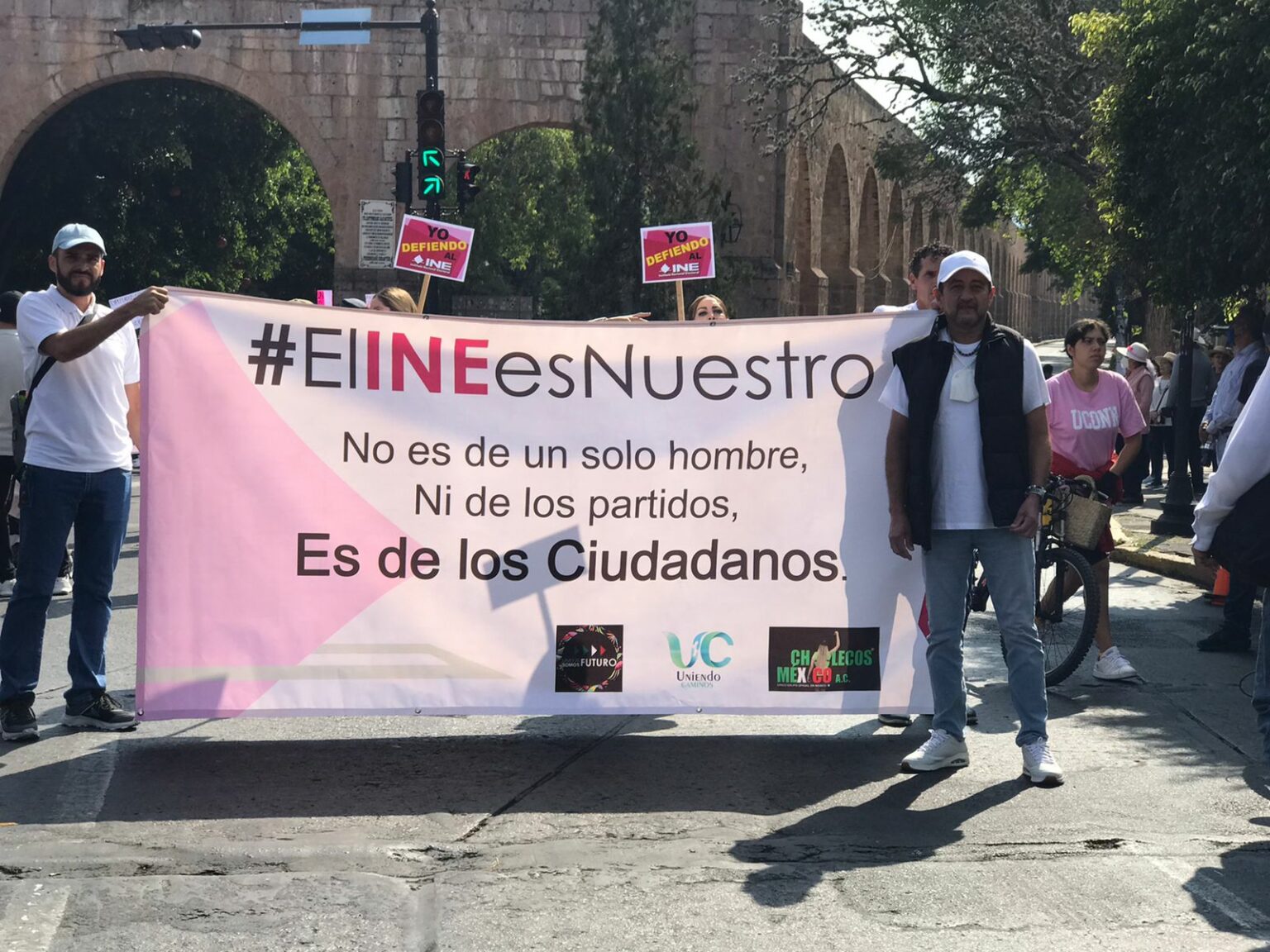 En solidaridad con INE, llaman a colocar espejos en azoteas