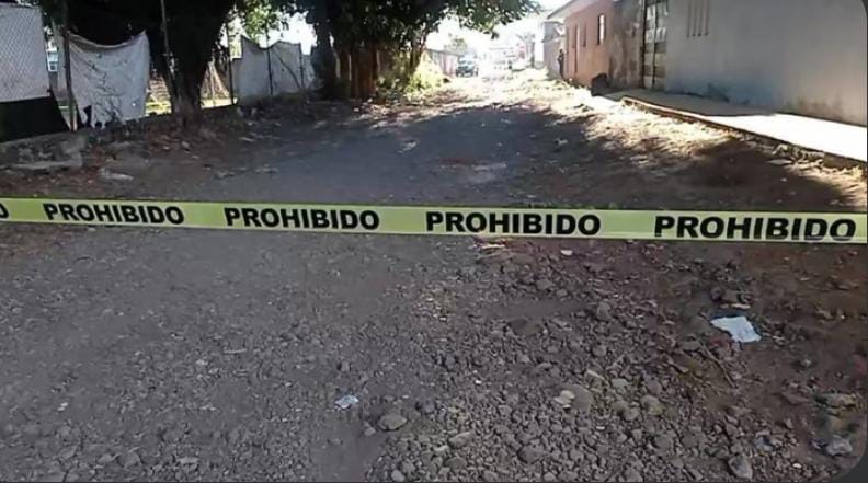 Encuentran cuerpo sin vida cerca de escuela en Uruapan