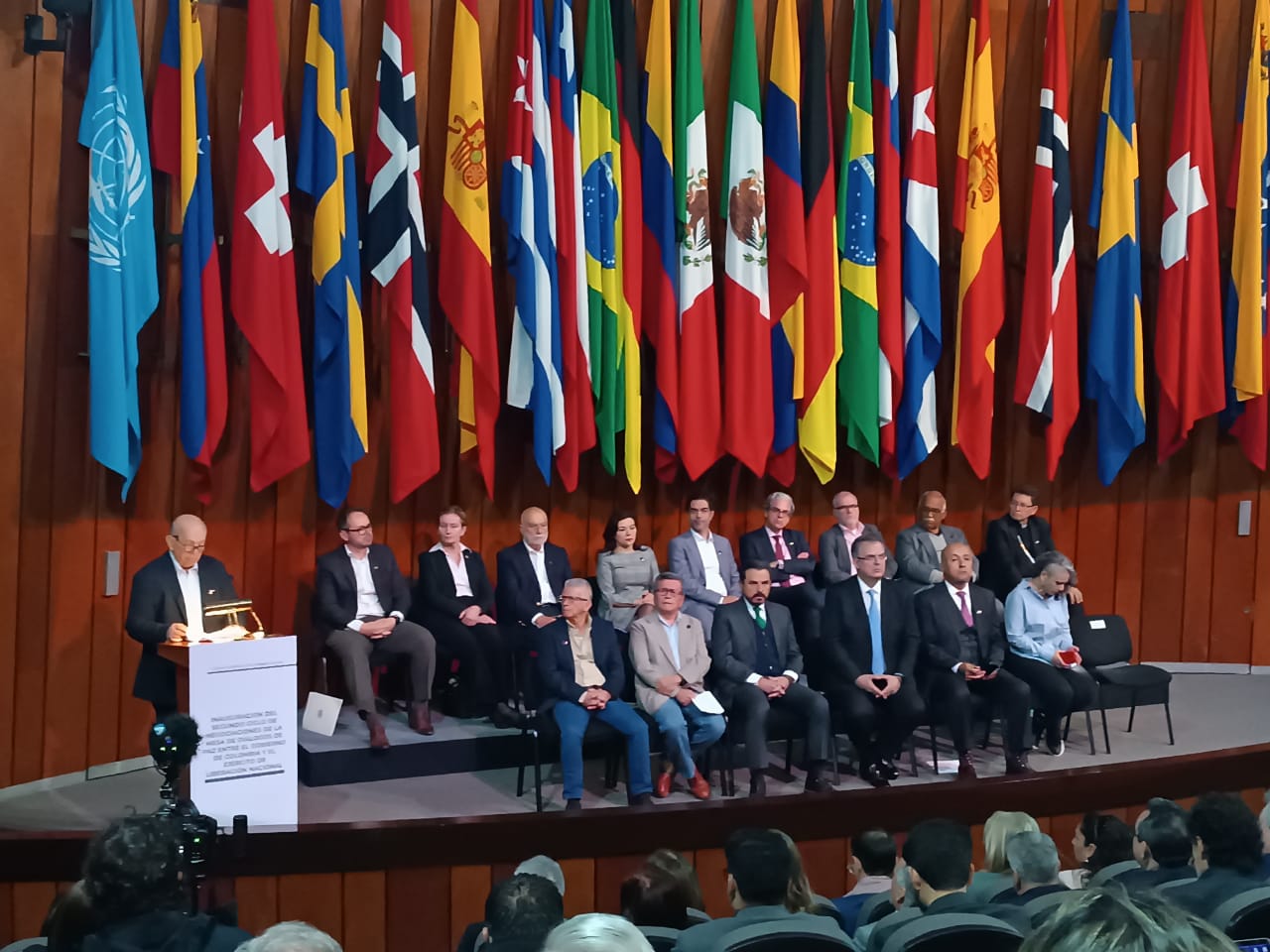 Inicia Colombia segundo ciclo de diálogo con ELN en México