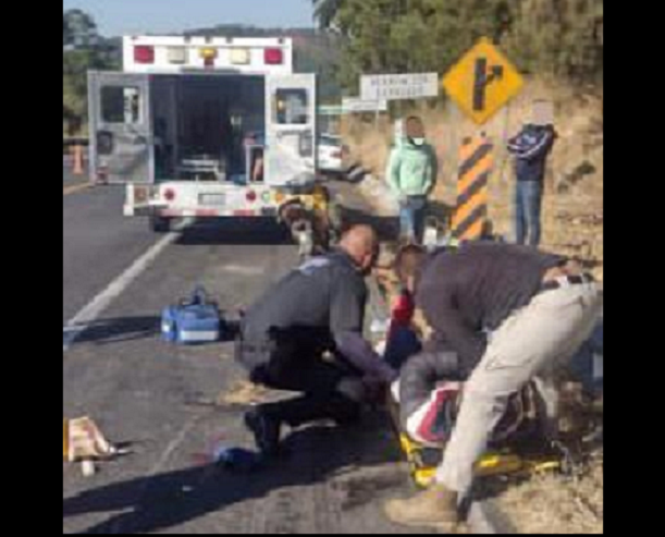 Motociclistas lesionados tráiler_