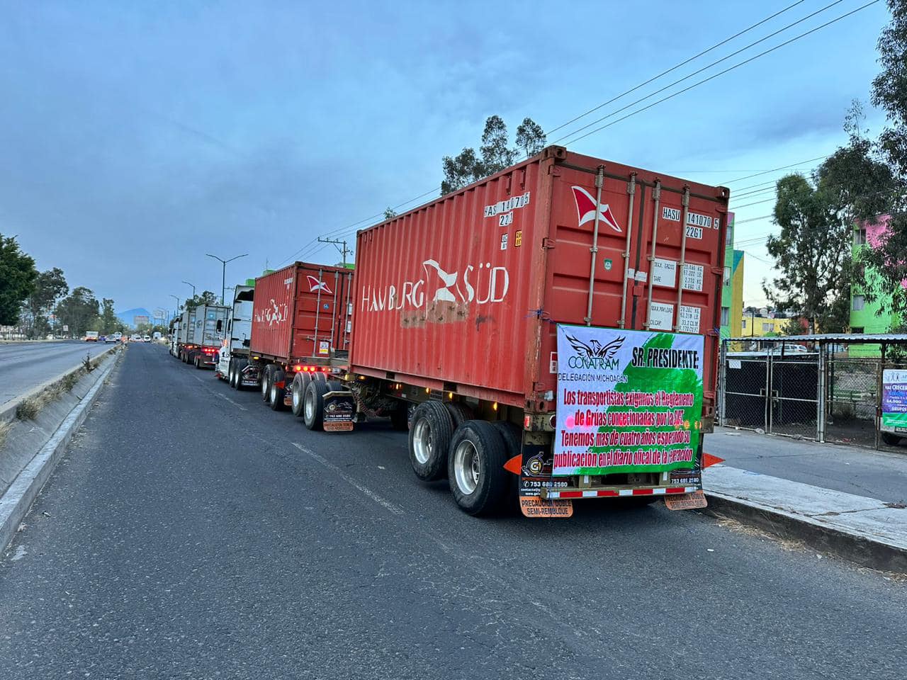 Protestan transportistas a nivel nacional contra grúas concesionadas