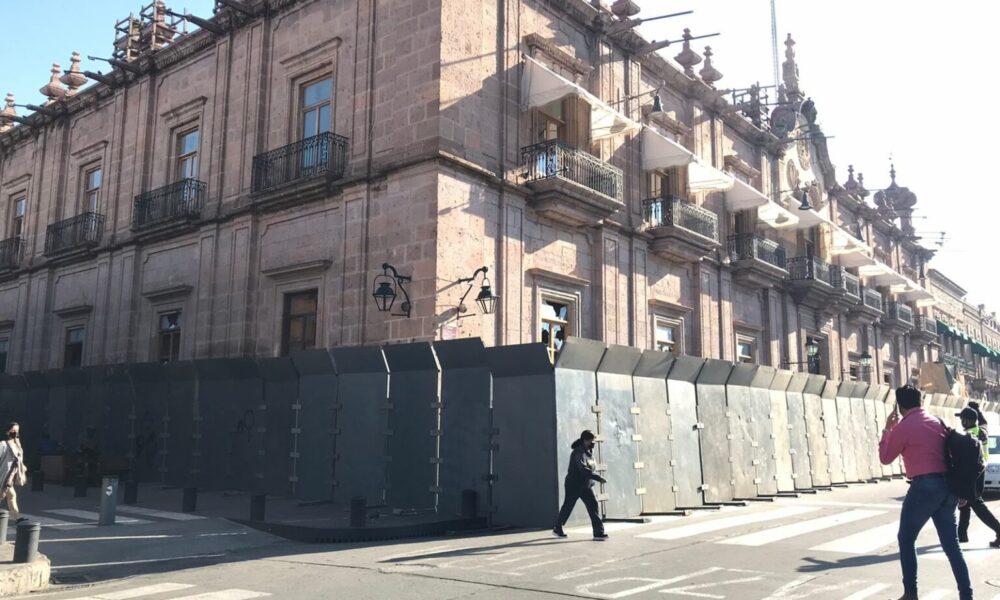 Sin vallas en Palacio de Gobierno para marcha del 8M