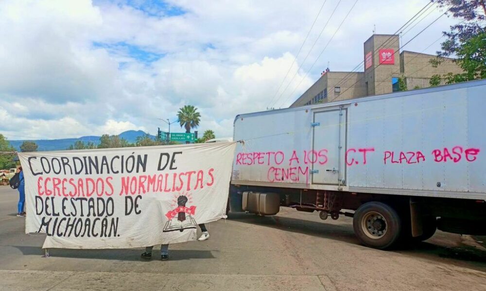 Totalidad de normalistas egresados no solventan necesidad de maestros en Michoacán
