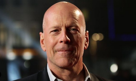 Aparece Bruce Willis tras diagnóstico de demencia frontotemporal
