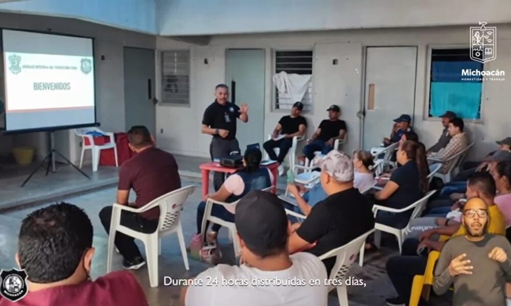 Capacitan a trabajadores de penal de Apatzingán en primeros auxilios