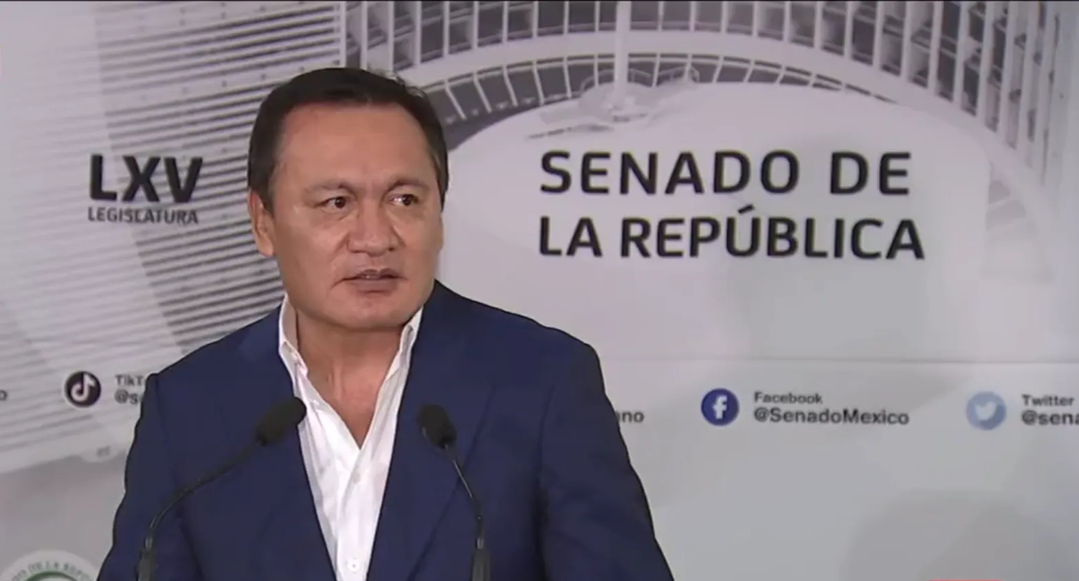 Osorio Chong deja coordinación de bancada del PRI en el Senado