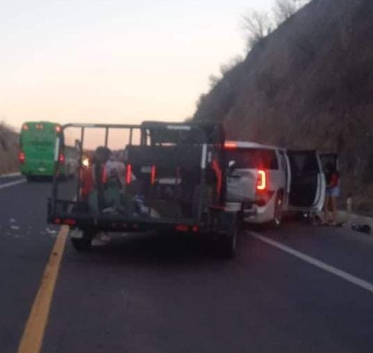 Choque sobre autopista Siglo XXI deja 8 lesionados2