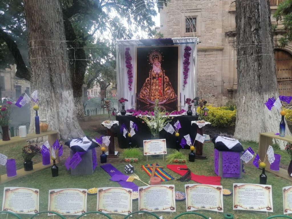 Con altar de Dolores, Colectivo de Diversidad llama a reflexión sobre condición migrante