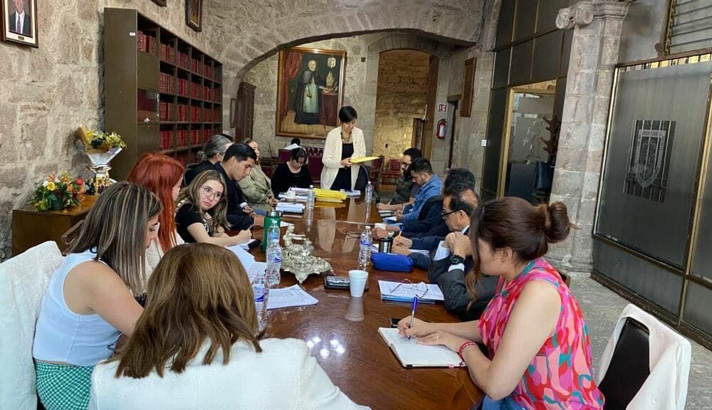 Entre acusaciones y ofrecimientos económicos, este lunes auscultación en Facultad de Derecho