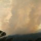 Fuera de control incendio en monte de Cotija