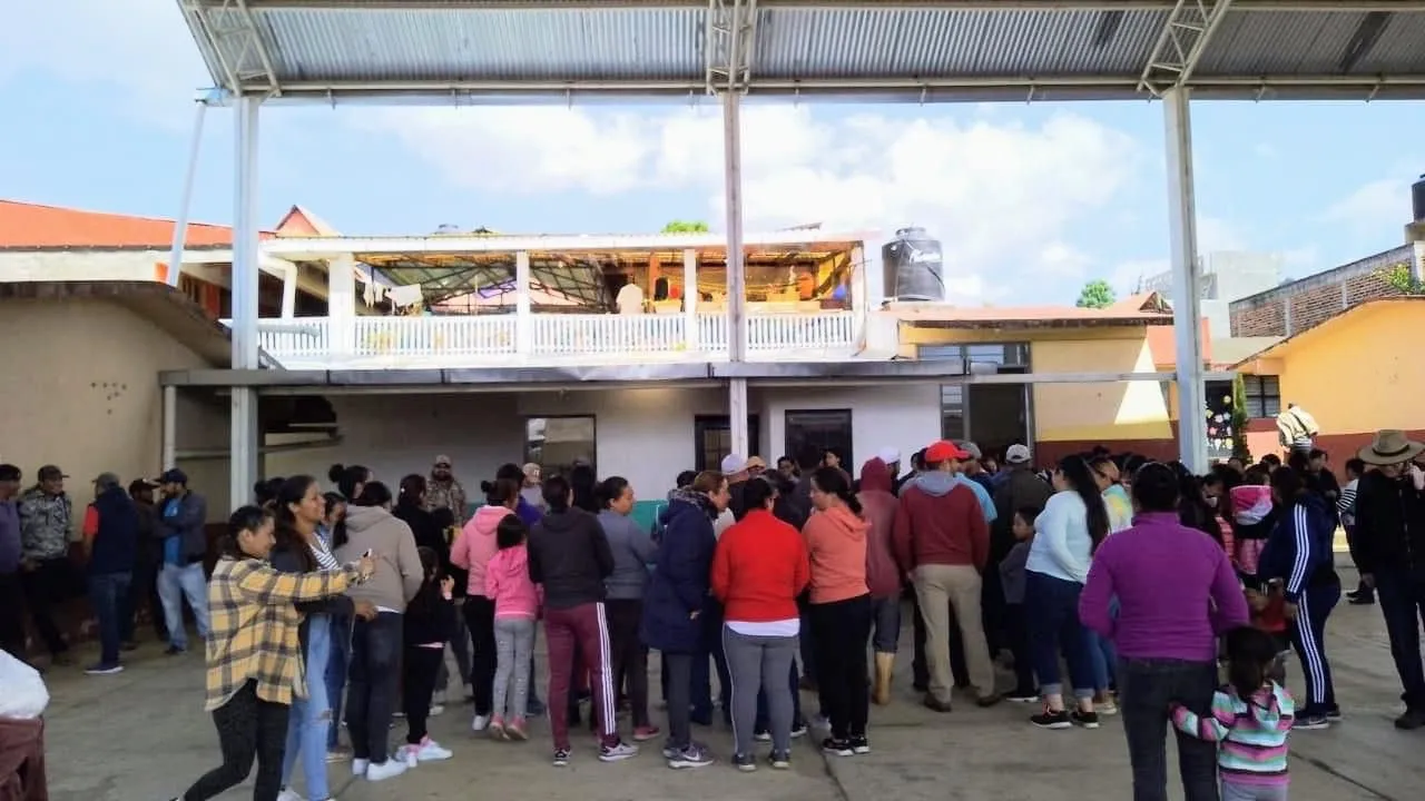 Levantan bloqueo en Tacámbaro; SEE mandó maestros