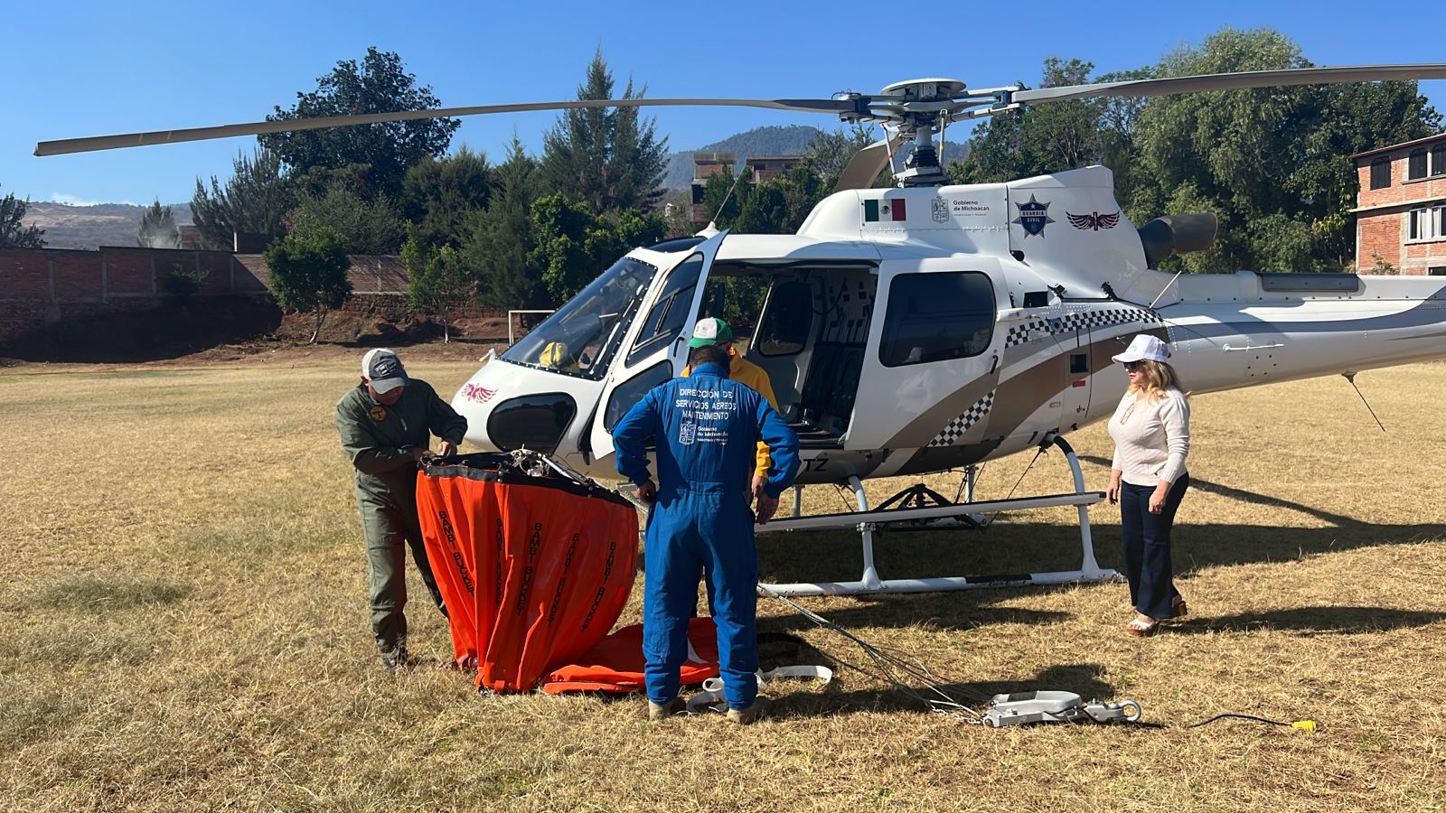 Michoacán helicóptero incendio Cotija