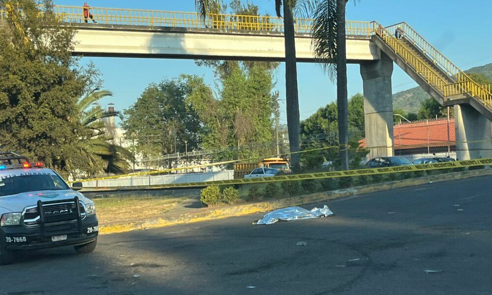 Mujer pierde la vida tras ser atropellada en boulevard de Uruapan
