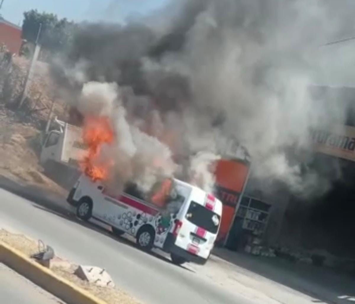 Reportan en Zitácuaro enfrentamientos y quema de vehículos