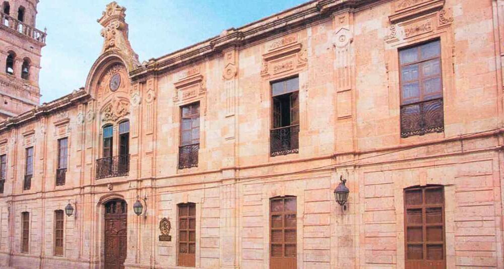 Son 6 los aspirantes a dirigir la Facultad de Derecho de la UMSNH