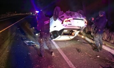Volcadura en autopista Siglo XXI deja un fallecido y una lesionada