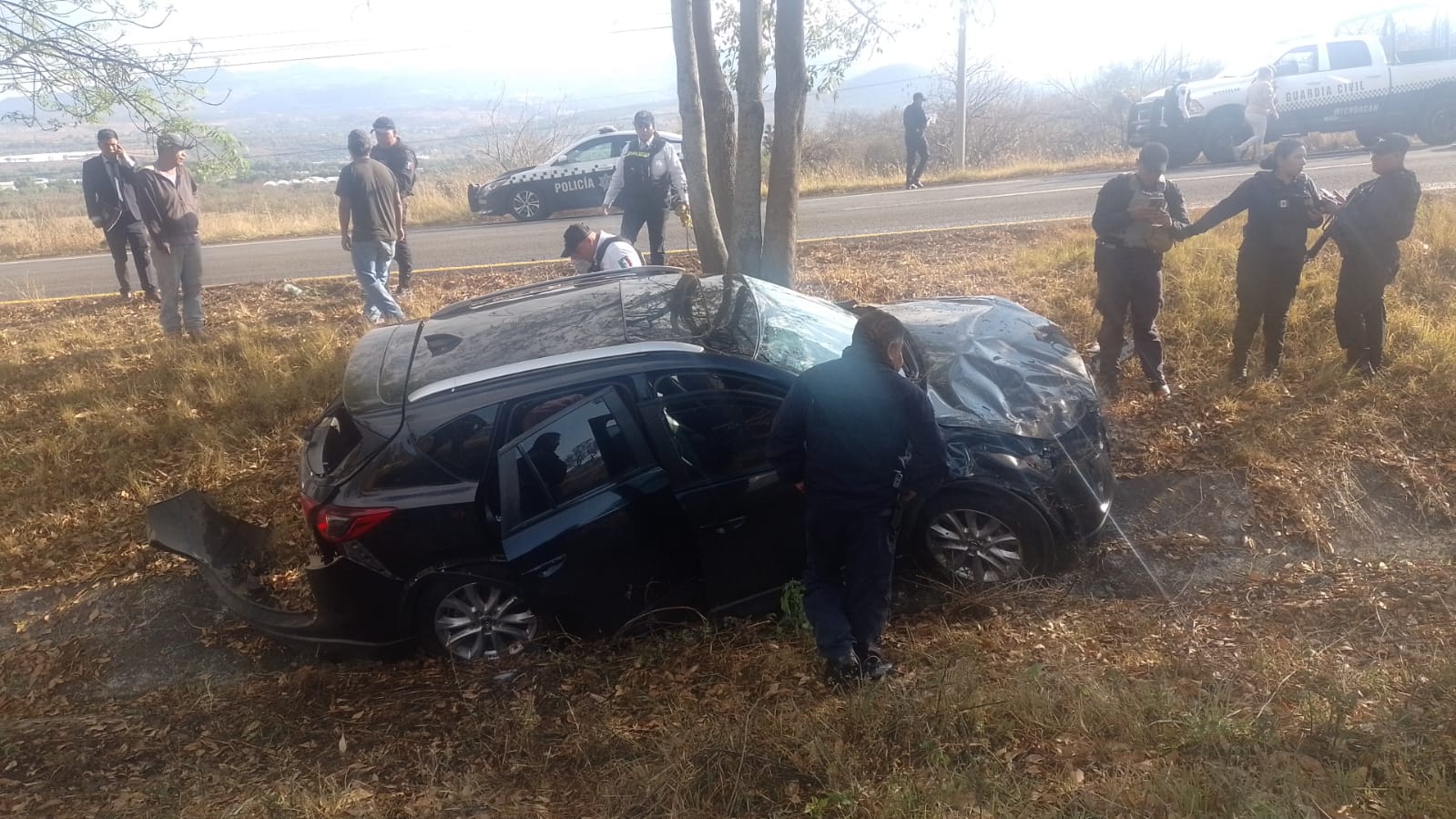 Mujer muerta y hombres lesionados deja volcadura