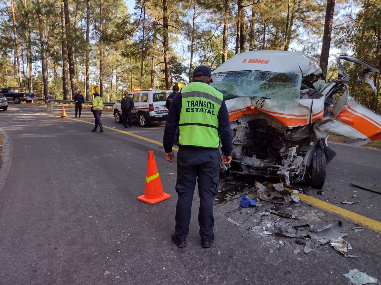 Fuerte accidente; mueren seis pasajeros de un colectivo