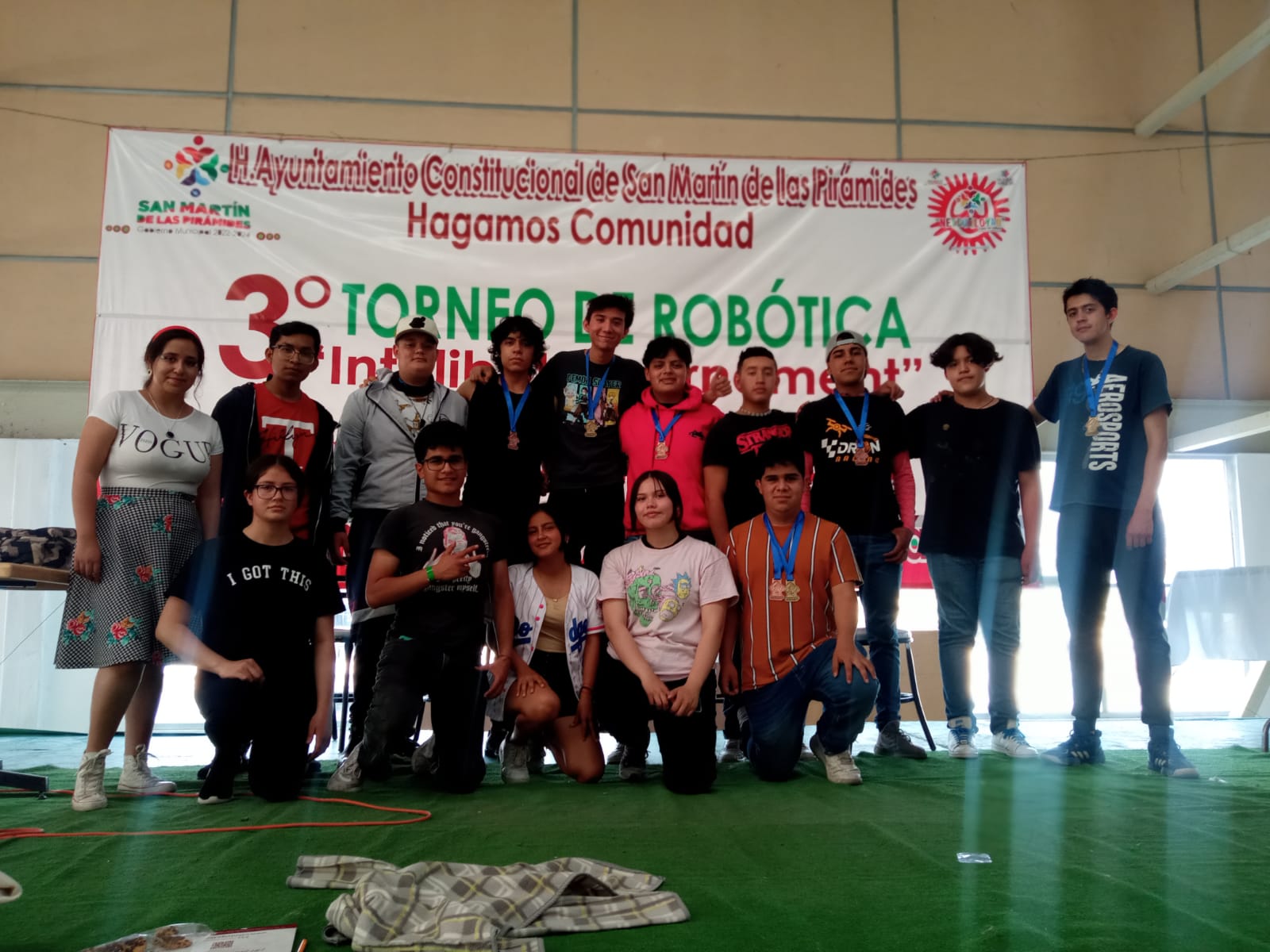 Alumnos del Cecytem ganan medallas en Torneo de Robótica