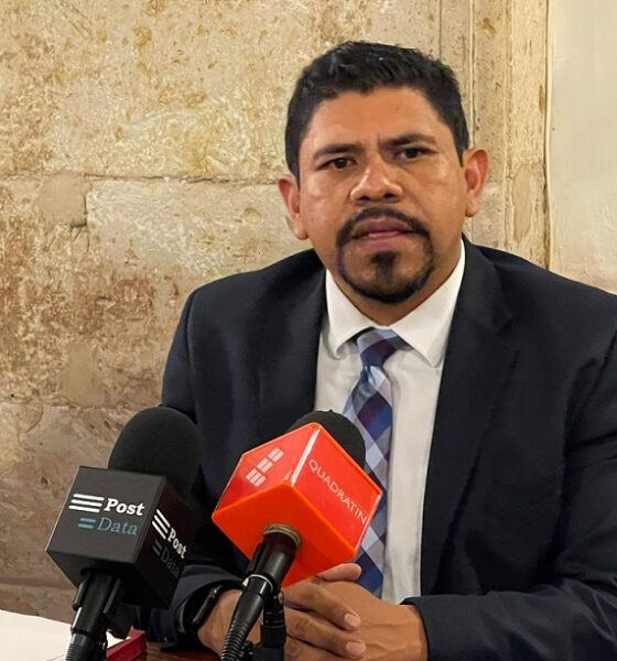 persecución político Mecino