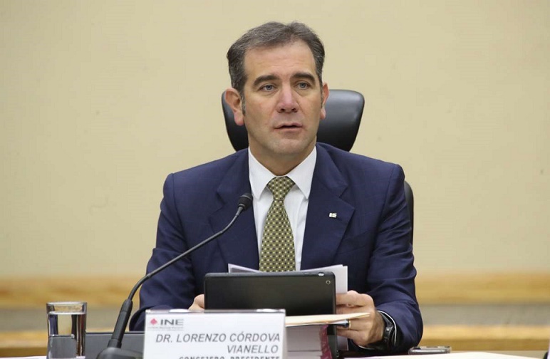 Advierte Lorenzo Córdova persecución política en su contra