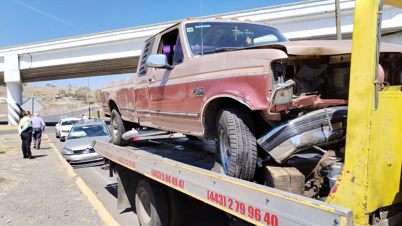 Choque en la salida a Charo deja 2 lesionados