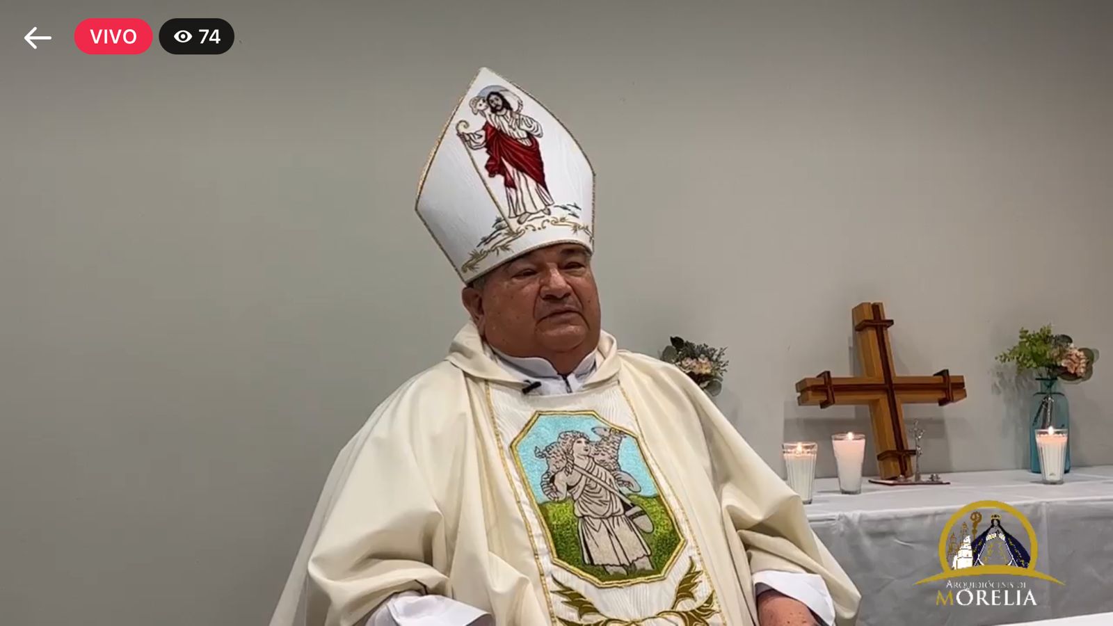 En silla de ruedas y desde el Hospital, Arzobispo imparte misa