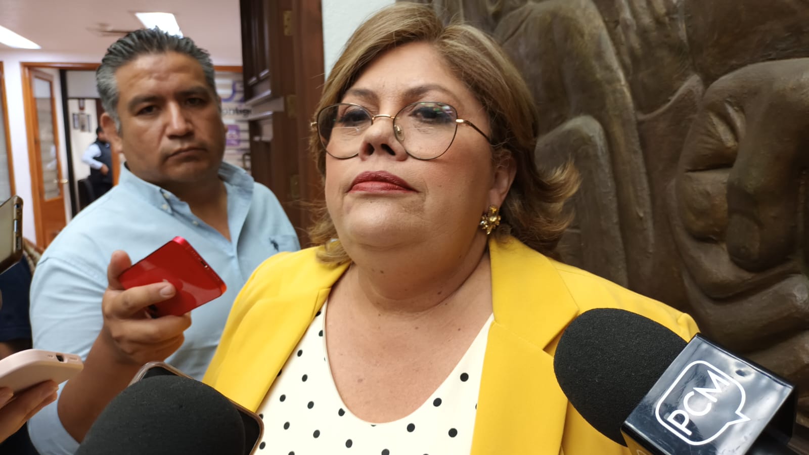 Justifica presidenta de Congreso recontratación parcial de personal