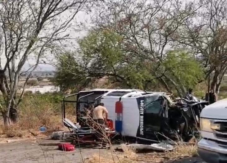 Patrulla choca contra vehículo particular y mata a conductor en carretera Zamora-La Piedad