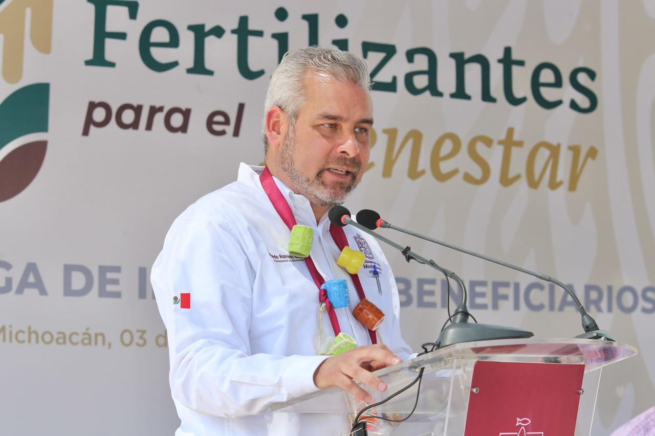 Suman 10 mil toneladas de fertilizantes gratuitos entregadas a productores Bedolla