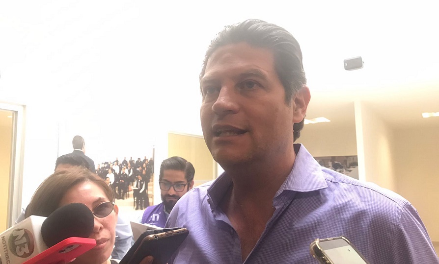 Alfonso Martínez rechaza atraso obras