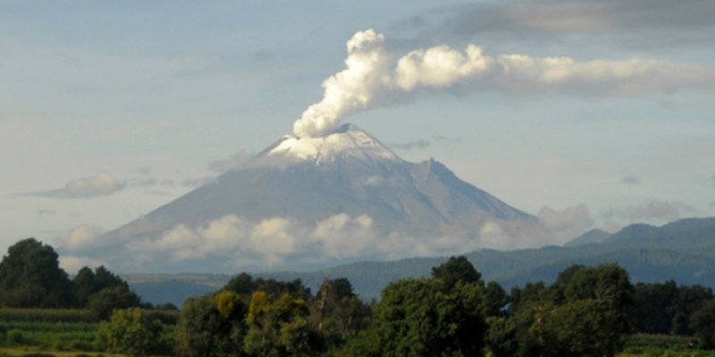 Emite embajada de EU recomendaciones por actividad del Popocatépetl